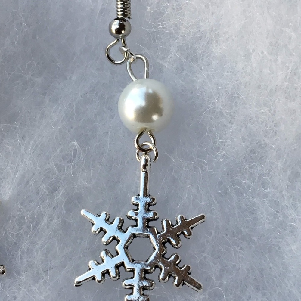 White Glass Pearl Snowflake Earrings - Picture 4 of 8